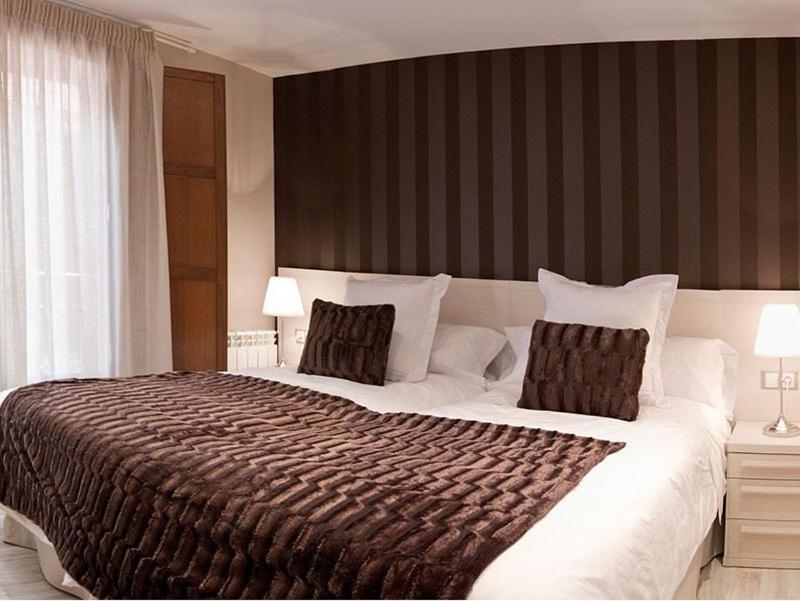 Tres Aguas Aparthotel Ezcaray Bagian luar foto